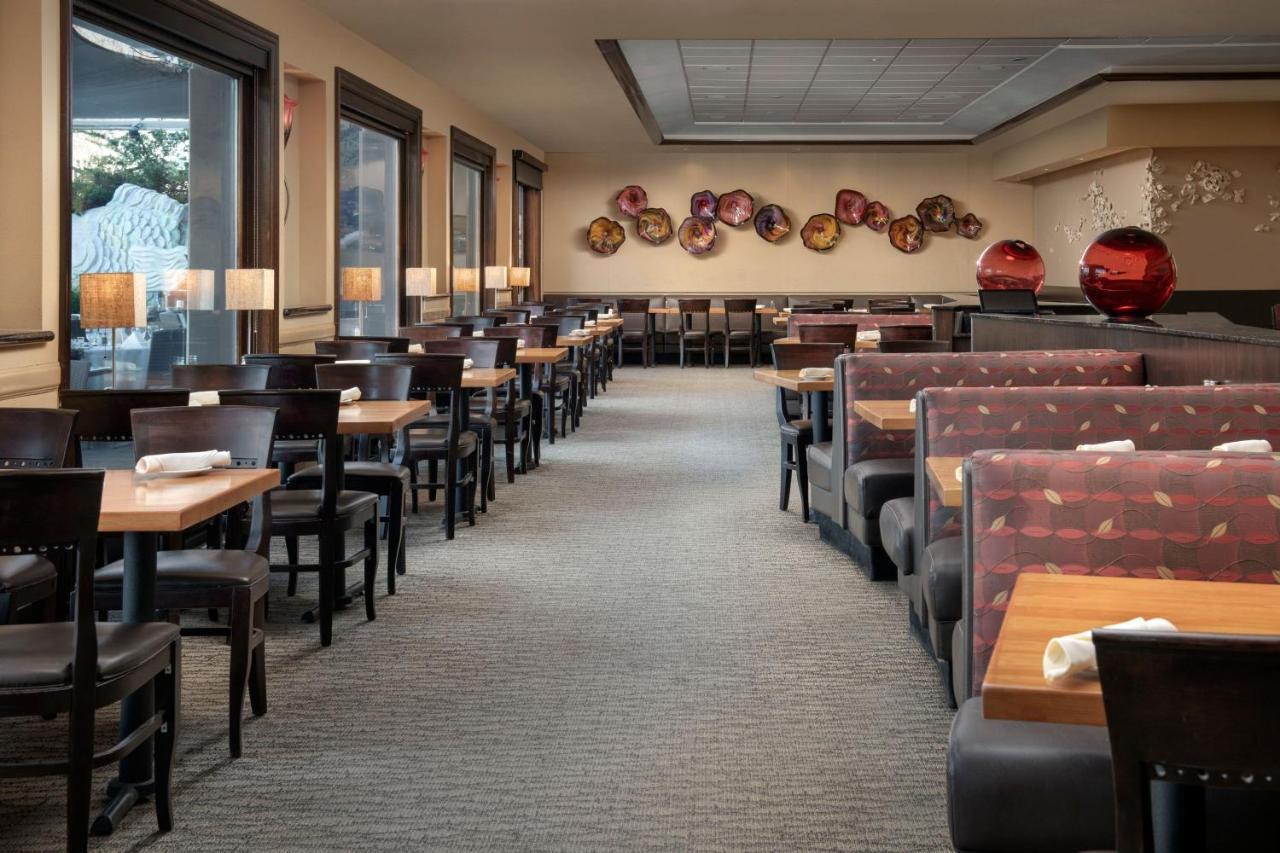 The Westin Riverfront & 4*