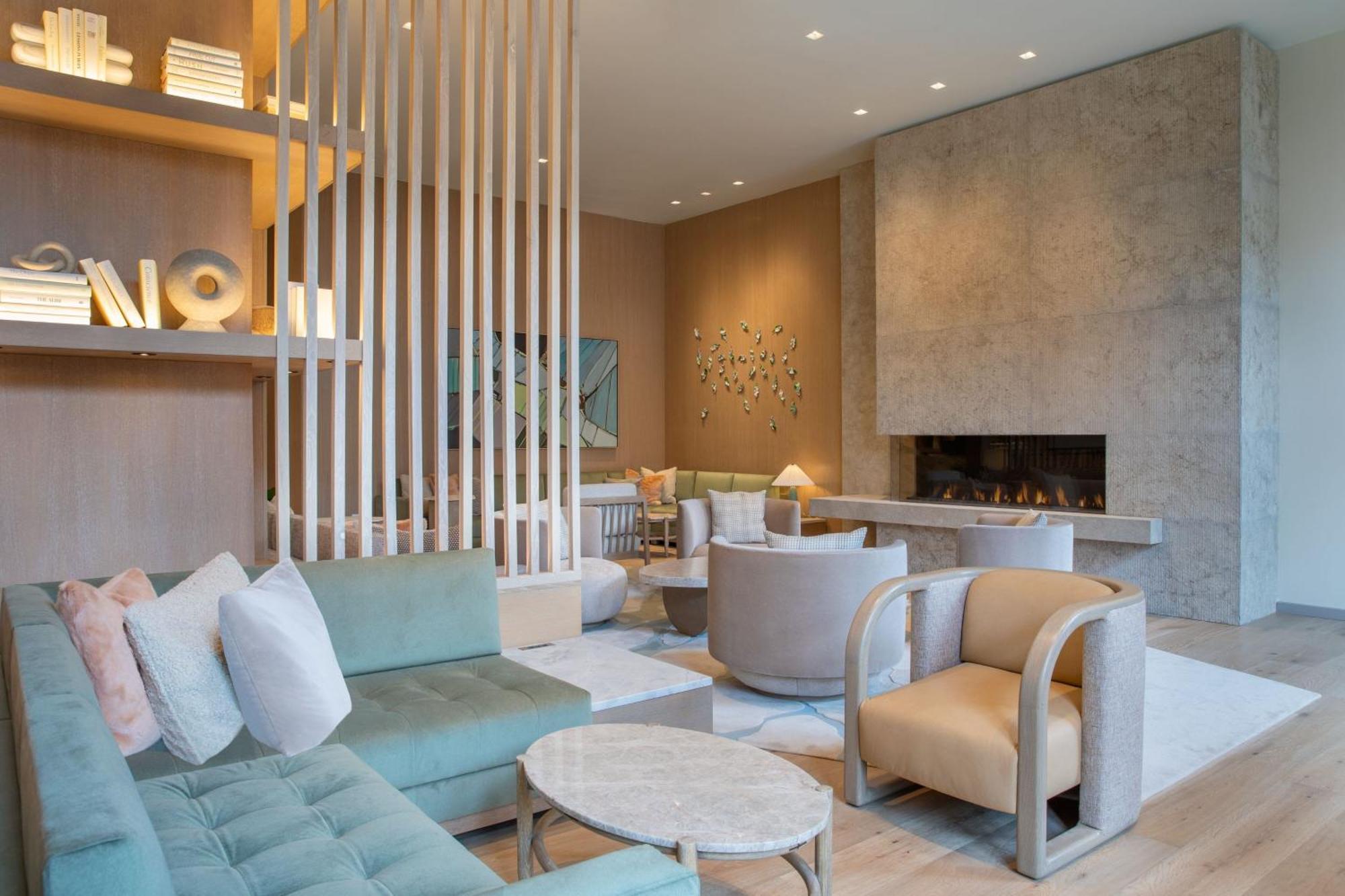 Hotel The Westin Riverfront & 4*
